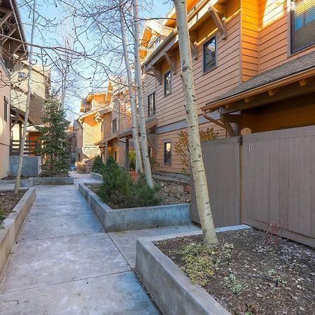 Portico Villa Park City Exterior photo