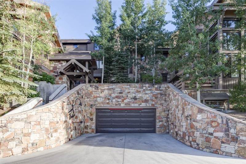Portico Villa Park City Exterior photo