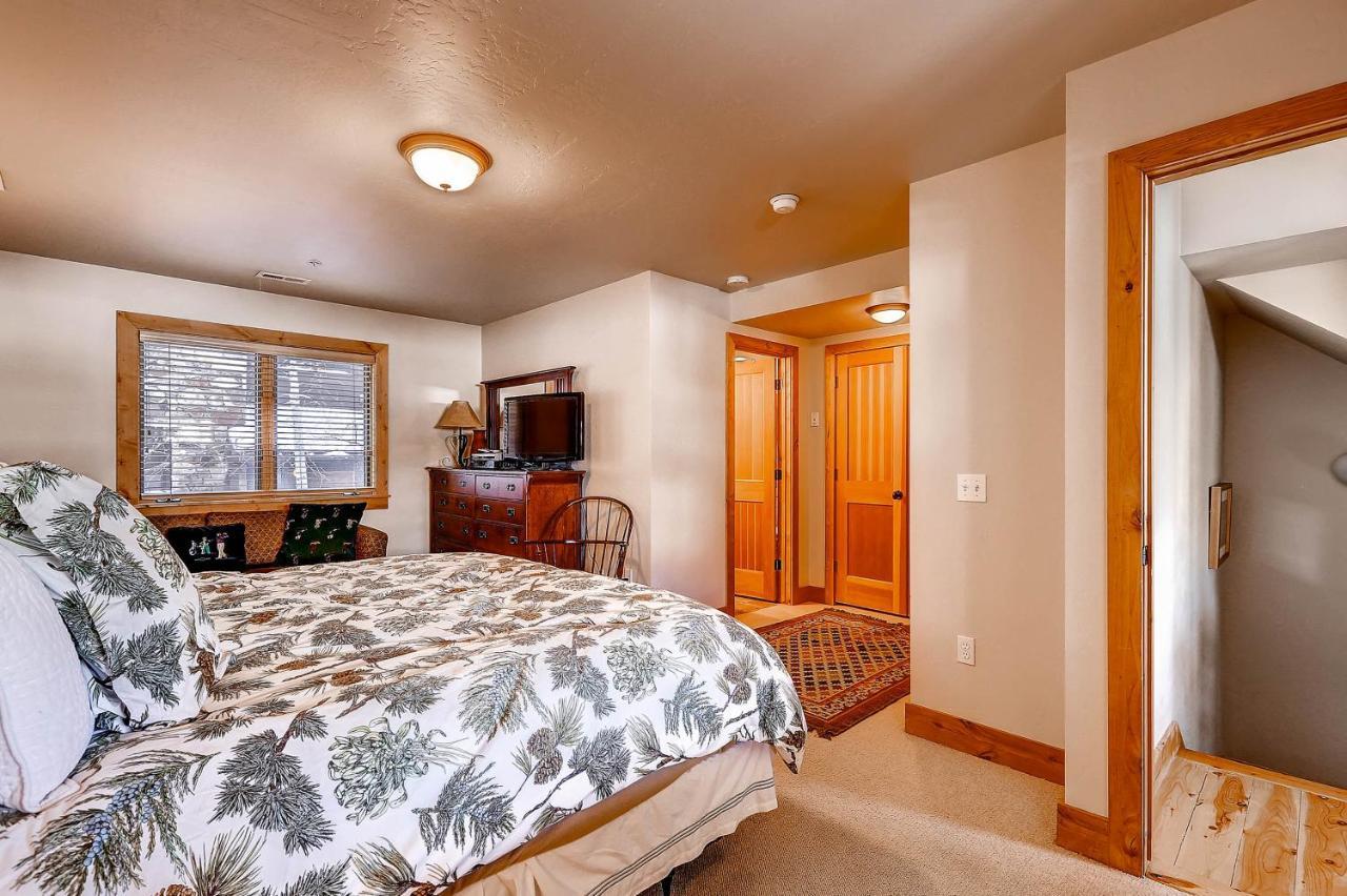 Portico Villa Park City Exterior photo